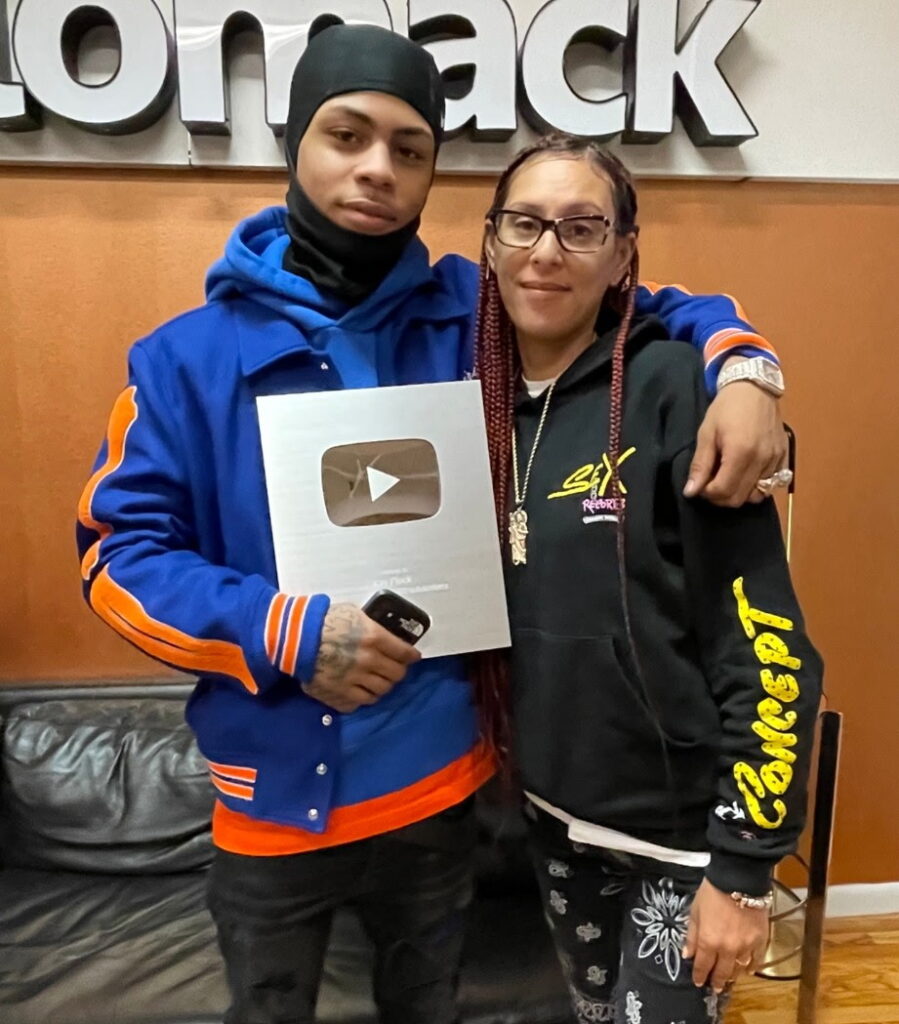 Kay Flock conta ao HOT97 sobre como liderar uma viagem no Bronx Turquia atrás das grades