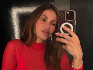 Anitta: assessoria se manifesta sobre suposto processo da cantora contra farmacêutica