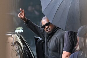 Kanye West deve pagar US$ 140 mil após ação judicial de ex-funcionário