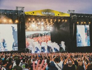 Ingressos Lollapalooza Brasil 2026: Lolla Pass e Lolla Day de domingo estão perto de esgotar