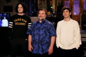 Jack Black e Jack White cantam 'Exército das Sete Nações'