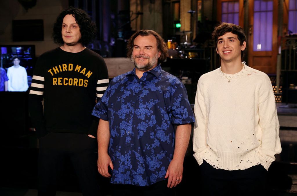 Jack Black e Jack White cantam 'Exército das Sete Nações'