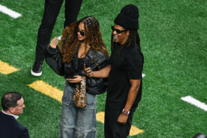 Blue Ivy se junta ao JAŸ-Z no Brooklyn Pop-Up marcando o 30º aniversário de “Reasonable Doubt”