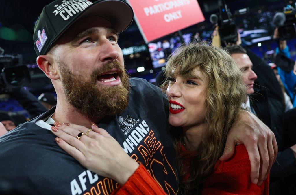 Travis Kelce alimenta rumores de noivado de Taylor Swift em vídeo teaser do anel